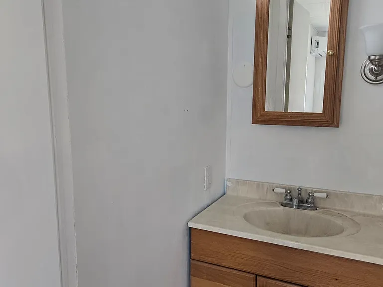 591 Maxanna Ave — Photo 5