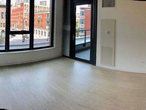 5th image of 233 W Huron St #212