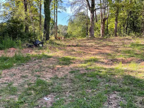 204 Church Of God Cir, Cleveland, SC 29635