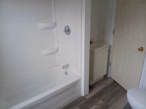 1014 Bush St APT 2, Red Wing, MN 55066