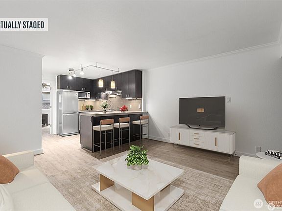 2nd image of 752 Bellevue Avenue E #202