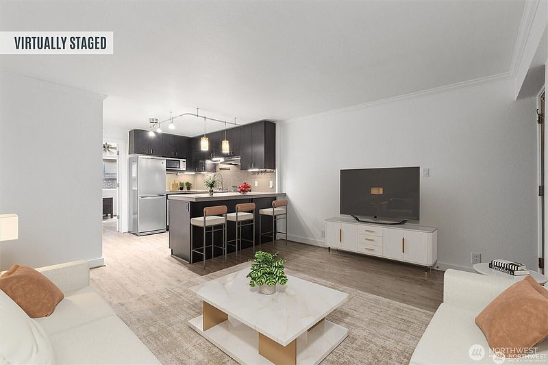 2nd image of 752 Bellevue Avenue E #202
