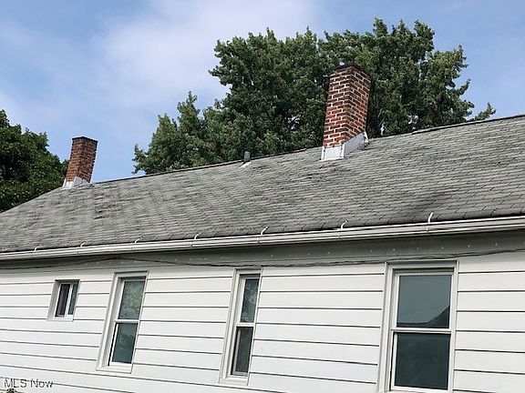 3rd image of 3532 Carlyle Ave