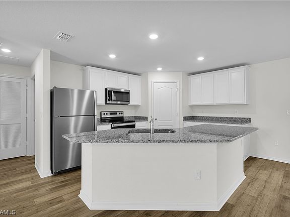 5th image of 861 Winwood Cir