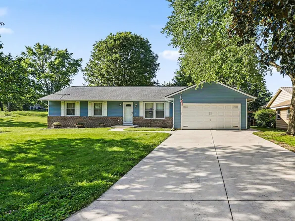 614 Hillcrest Rd, Paw Paw, MI 49079