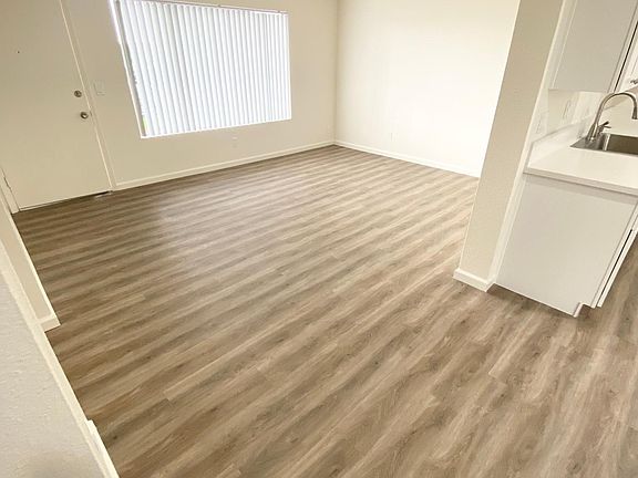 5th image of 3730 Beyer Blvd #B