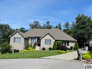 1st image of 8852 Forest Ct