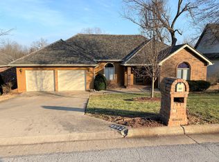 4842 S Wellington Dr, Springfield, MO 65810