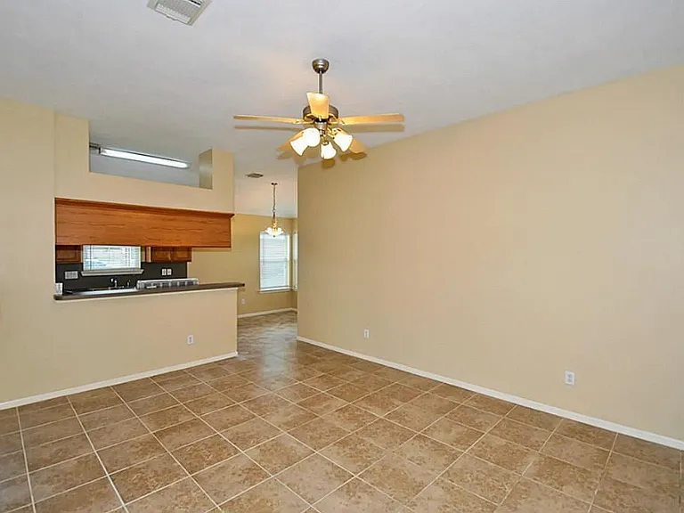 8715 Charity St — Photo 3