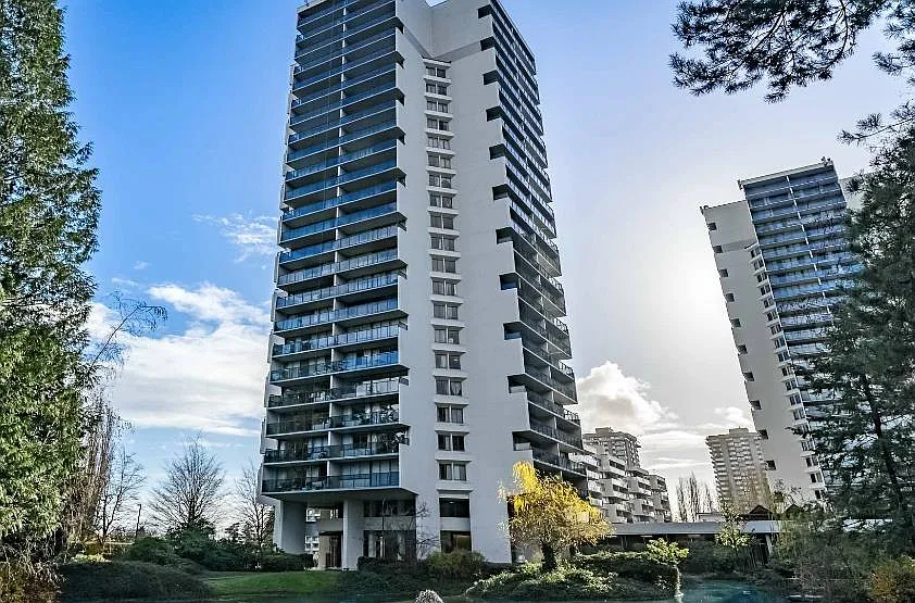 1 bed, 784 sqft, $2,012 — Photo 1