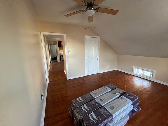 4th image of 862 Locust St #3