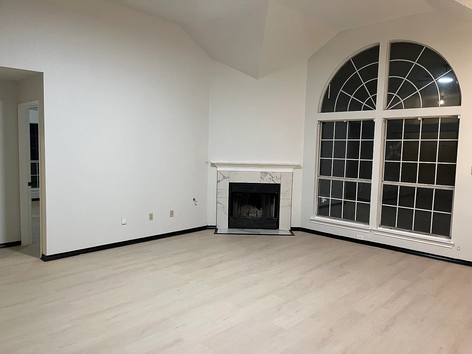 4 bed, 1613 sqft, $2,500 — Photo 3