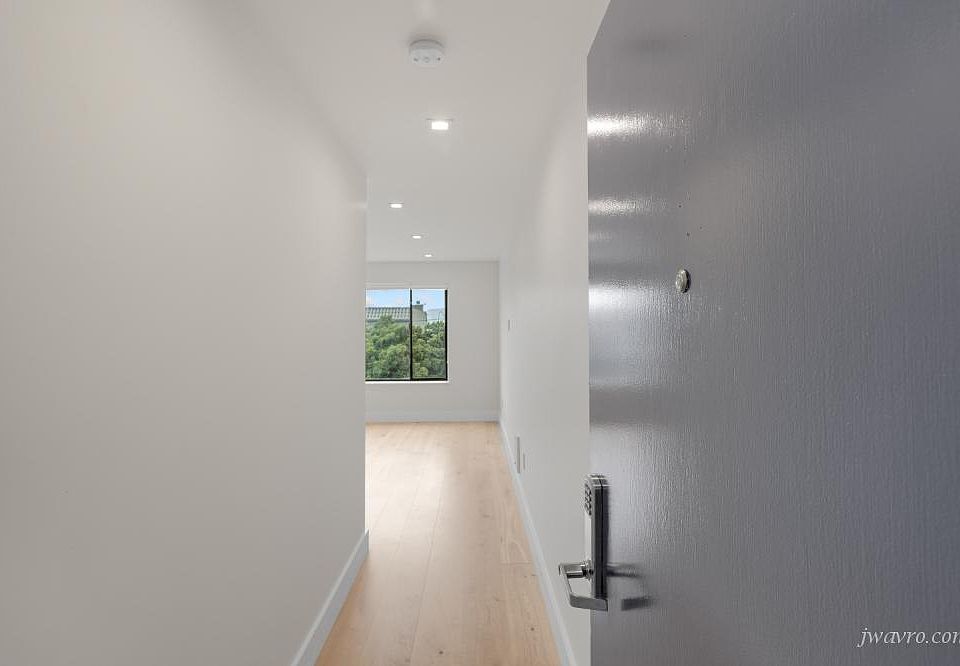 1st image of 955 Wisconsin St APT 3