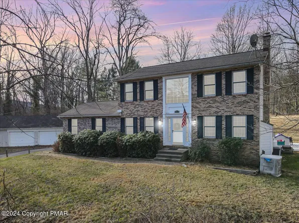 112 Red Cherry Ln, Stroudsburg, PA 18360