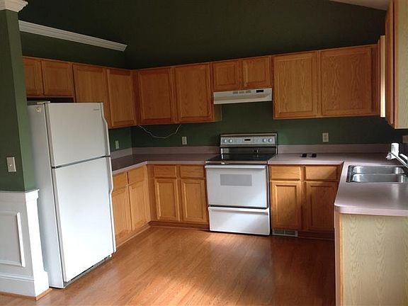 3rd image of 8490 Barrington Dr