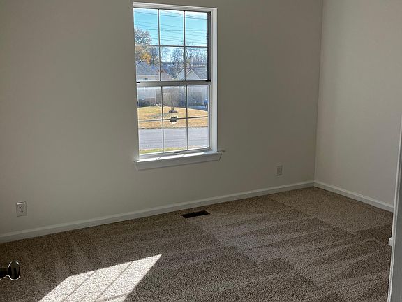 4th image of 2806 Summertree Ln