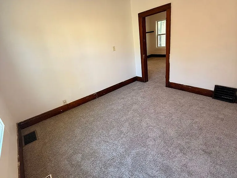 1815 Virginia St — Photo 4