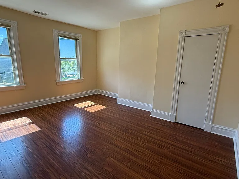 1729 Porter St — Photo 10
