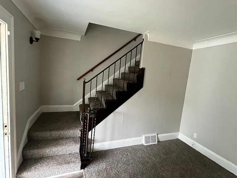 576 Bronx Dr — Photo 6