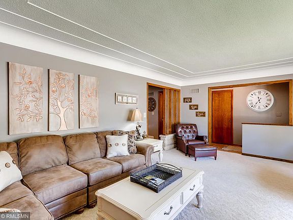 5th image of 125 W Park St