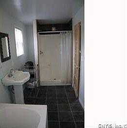 2nd image of 5564 Sunview Dr