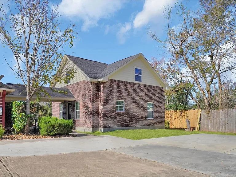 2202 Koster Rd — Photo 1
