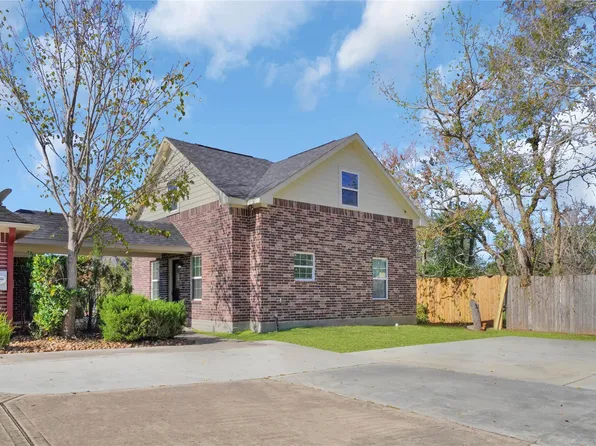2202 Koster Rd, Alvin, TX 77511