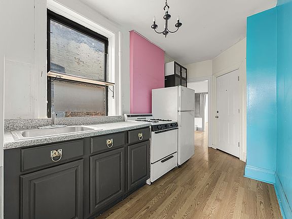 3rd image of 409 Suydam St