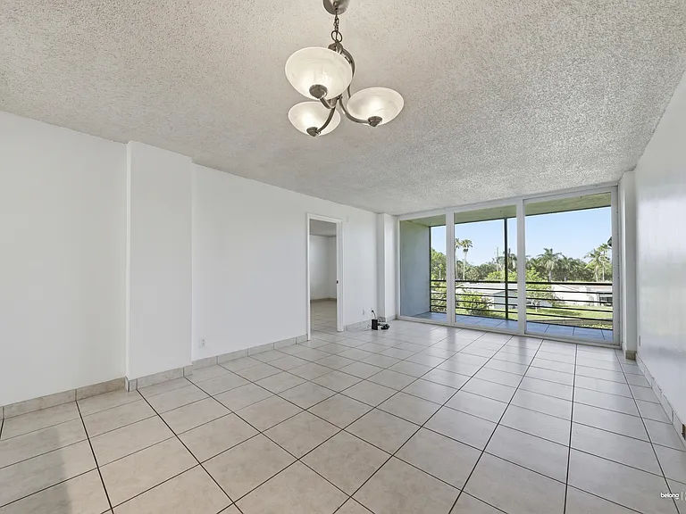 121 Royal Park Dr #3A — Photo 13