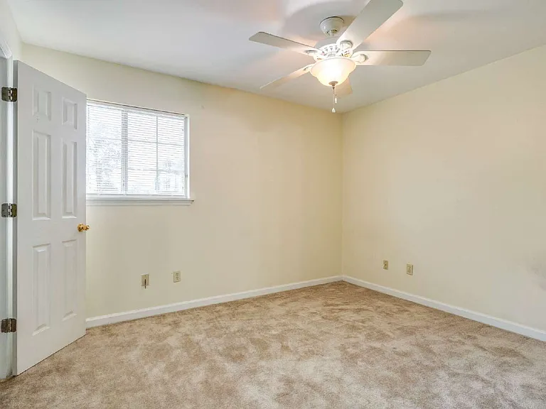 840 W Georgia St #B — Photo 9
