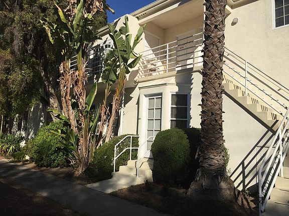 3rd image of 10724 Camarillo St #10728-1/2