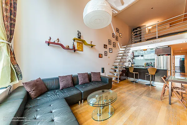 Sold by Silversons Realty LLC | media 9