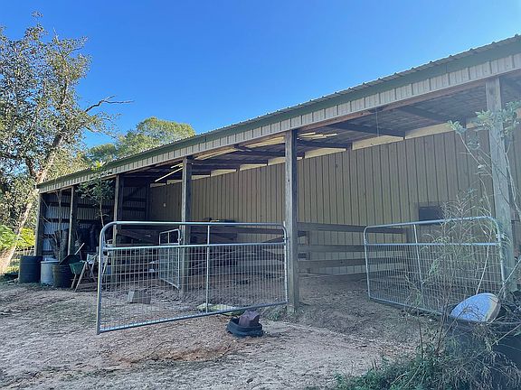 3 horse stalls & storage