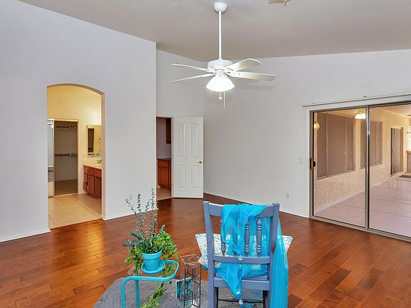 4th image of 10143 E Champagne Dr