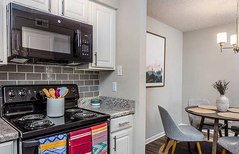 The Gregory North and South Apartment Homes — Photo 37