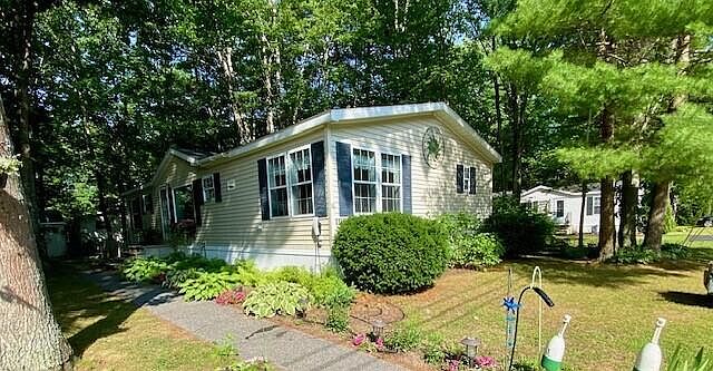 1st image of 16 Rockland Drive