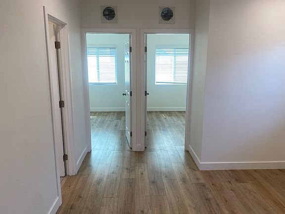 5th image of 3286 Island Ave #1
