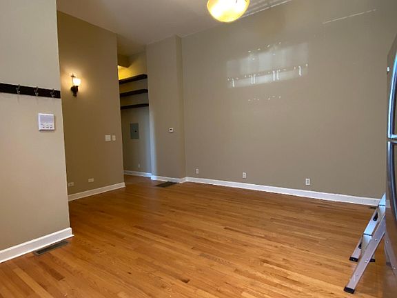 5th image of 1501 N Sedgwick St APT 2SE