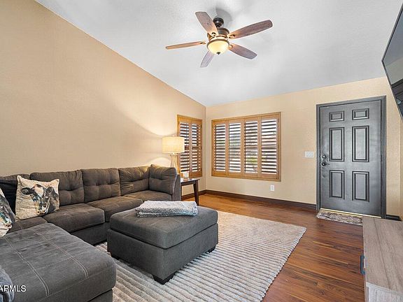 4th image of 1330 W CANARY Way