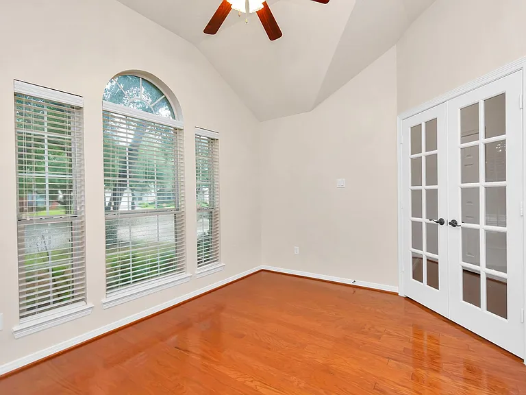 16510 Bluff Springs Dr — Photo 7
