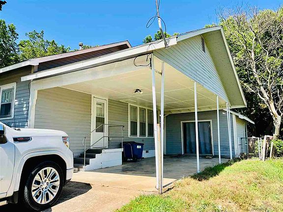3rd image of 105 Magnolia Dr