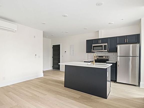 2nd image of 1913 Wallace St #12