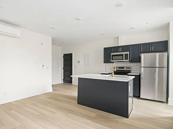1913 Wallace St, Philadelphia, PA