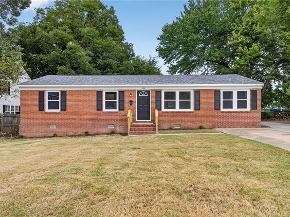 228 Colony Rd, Newport News, VA 23602