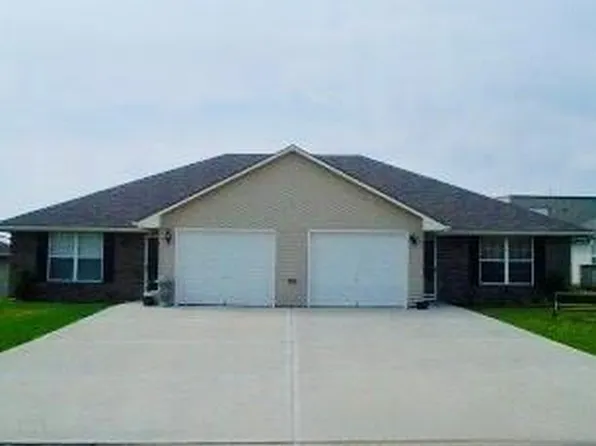 1250 & 1252 NW Woodbury Pl, Grain Valley, MO 64029