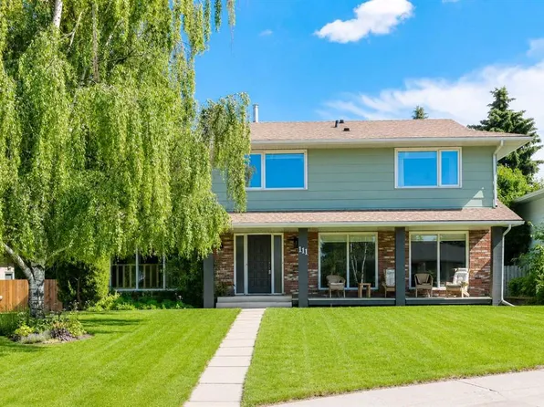 111 NW Parkglen Pl SE, Calgary, AB T2J 4M5