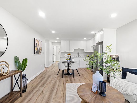 2nd image of 2708 Coventry Dr #1
