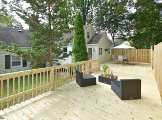 284 Garrett Rd, Mountainside, NJ 07092