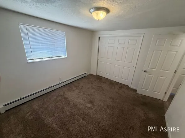 2924 Glen Dale Dr, Evans, CO