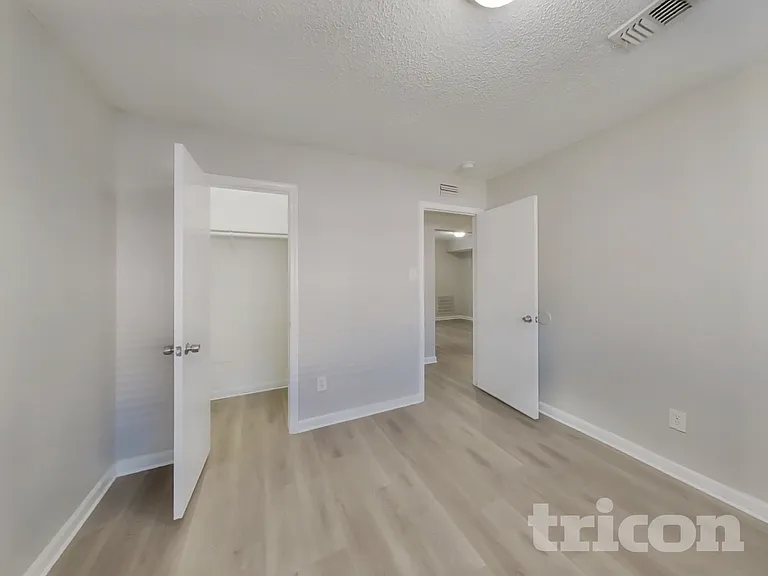 623 Walston Ln — Photo 12